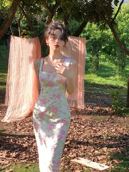 Французское летнее платье 2023 года из розового жаккарда с квадратным вырезом, закрытой талией, тонкой юбкой с разрезом сзади