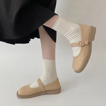 Универсальная женская обувь из черной кожи на толстой подошве в стиле ретро, новинка 2023 года, весенне-осенние тонкие туфли с мелким вырезом на толстом каблуке